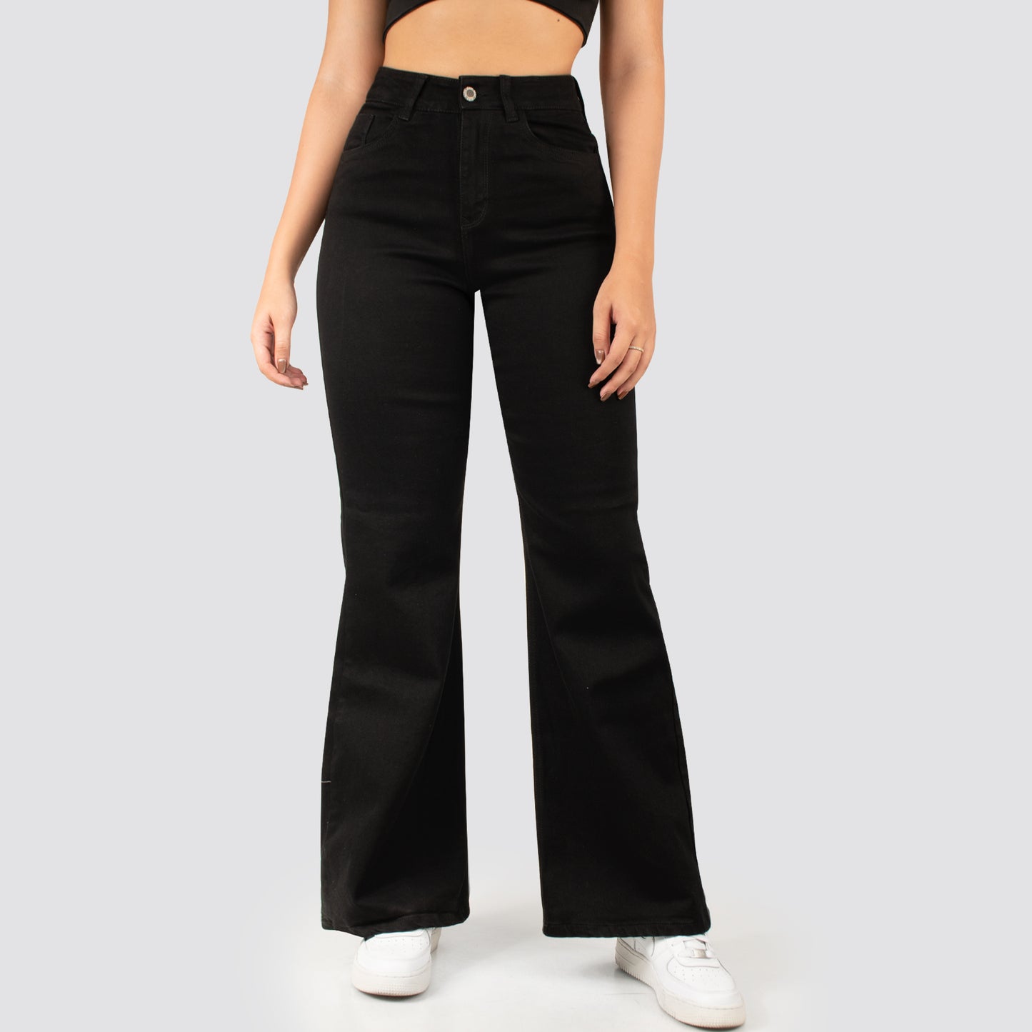 Jeans Mom Flare Tiro Alto Negro Basic